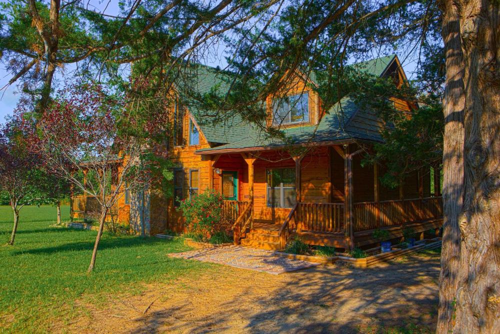 Pet-Friendly Jefferson Home Near Lake O the Pines